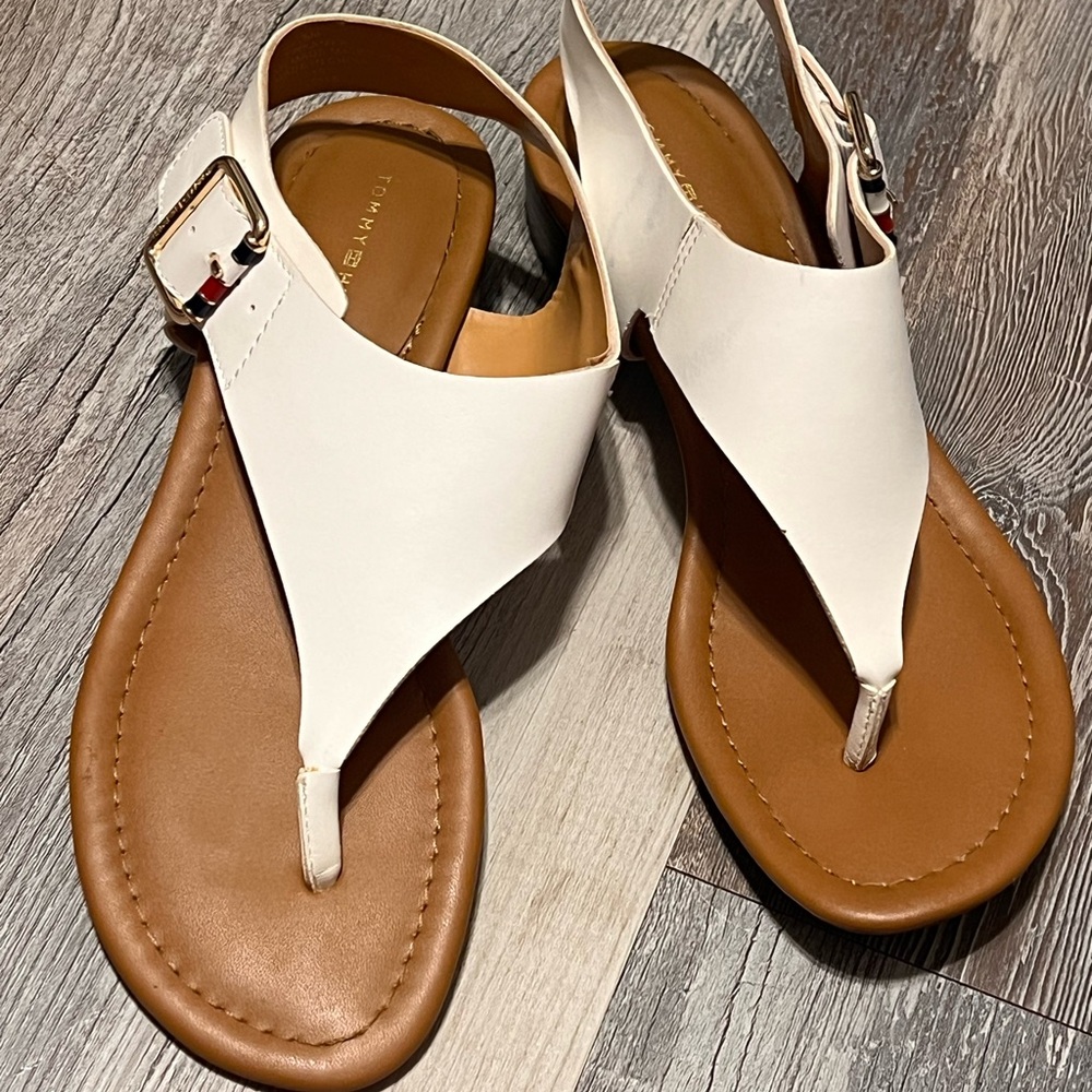 Tommy Hilfiger White and Brown Sandals Classic Summer Style size 6 women’s